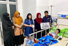Bunda Lina Tandri dan Komunitas B3 Salurkan Donasi Rp 6 Juta, untuk Pengobatan Bocah Bengkulu di RS M Husin