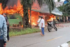Diduga Gara-gara Racun Nyamuk, Rumah dan Warung di Mukomuko Ludes Terbakar