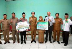 Bupati Tegaskan Tak Boleh   Ada Anak Putus Sekolah, Pemkab Kaur Salurkan Bantuan untuk PKLK