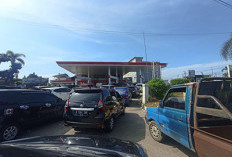 Pelabuhan Masih Dangkal, Antrean BBM Mengular, Begini Penjelasan Pertamina 