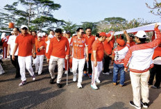 Bendera Merah Putih Sepanjang   2.003 Meter Terbentang di Seluma