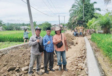 Pekerjaan Hotmix Jalan di Desa Lubuk Pinang Dimulai, Akses Warga Makin Lancar