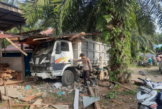 Dump Truck Tabrak Rumah dan Motor Hingga Ringsek, Ini Pemicunya