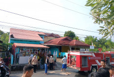 Kompor Diduga Jadi Penyebab Kebakaran, Damkar Selamatkan Rumah Warga di Kota Manna