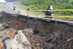  Jalan Nyaris Putus, Warga   di Bengkulu Utara Terancam     