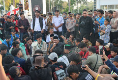 Mahasiswa Tuntut Turunkan Pajak Kendaraan, Begini Jawaban Wagub Mian 