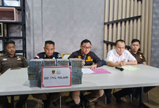 Perjalanan Dinas Fiktif Rp 19 Miliar, Mantan Sekwan dan Bendahara DPRD BU Ditahan