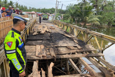 Truk LohanTerperosok Berhasil Dievakuasi, Motor Bisa Lewat, Mobil Harap Bersabar