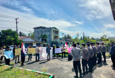 LSM Pekat Gelar Aksi di Kantor Kejari Benteng, Ini Tujuannya
