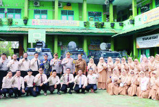 Wakapolda Bengkulu Kenalkan Kendaraan Taktis pada Siswa SMP