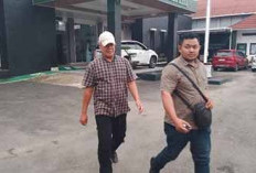 Mantan Bupati RL Diperiksa 3 Jam Dugaan Korupsi Perumda Tirta Bukit Kaba