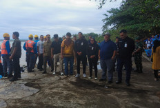 Ribuan Warga Bergerak, Pantai Pasar Bawah Dibersihkan Massal