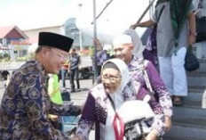 Sempat Tertunda, Kloter Pertama Jemaah Haji  Tiba Di Bengkulu, Rohidin: Kita Ucapkan Selamat Datang 