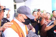 Diduga Terima Aliran Dana Tambang Rp600 Juta, Mantan Bupati 2 Periode Langsung Ditahan