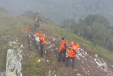 Cuaca Ekstrem Hambat Evakuasi, Korban Pesawat ATR 42-500 di Dasar Tebing Belum Berhasil Diangkat