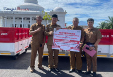 Atasi Masalah Sampah, Pemkab BS Terima Bantuan 12 Kontainer Sampah dari Gubernur Bengkulu