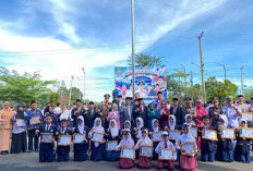  Bupati Benteng Beri Penghargaan   Bagi Guru dan Siswa Berprestasi