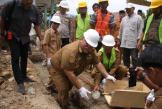 Bupati Tinjau Titik Nol Revitalisasi SD di Bengkulu Selatan
