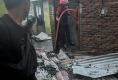 Diduga Korsleting Listrik, Rumah Warga Desa Limus Ludes Terbakar