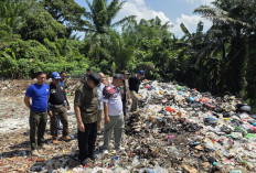 Warga Keluhkan Tumpukan Sampah, TPS Liar Ditertibkan