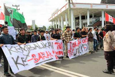 Desak Hentikan MBG, Mahasiswa Aksi Tolak Orde Baru Jilid II