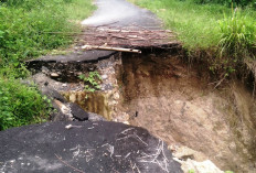 Jalan Rusak di Lebong   Tak Kunjung Diperbaiki