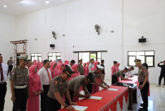 Personel Diminta Jauhi   Narkoba dan Judi Online,  Polres Kaur Tandatangani Pakta Integritas