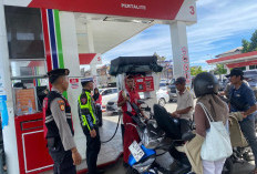 Antrian Panjang Pembelian BBM di SPBU Kota Manna, Polisi Lakukan Pengaturan dan Pengamanan