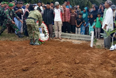 Pemakaman Pratu Anumerta Muhammad Fadil Dipimpin Danbrigif 6 Divisi 2 Kostrad, Ini Pesannya