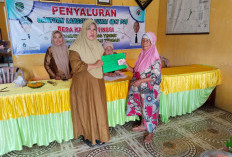 Pemdes Karang Tinggi Salurkan BLT Dana Desa ke 13 KPM