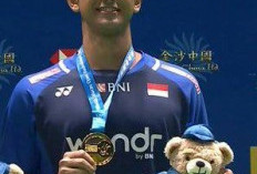 Kalahkan Justin Hoh, Alwi Farhan Ukir Sejarah, Juara Macau Open 2025 Super 300