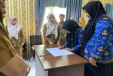 Sekda Kepahiang Lantik 4   Pejabat Fungsional Dinkes   