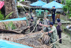 Tim Gabungan Bersihkan Pantai Panjang Kota Bengkulu