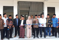 Menteri Yandri Susanto Pulang Kampung, Resmikan Gedung Pondok dan SMP di Kedurang