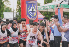 Pererat Kebersamaan dan Tingkatkan Kesadaran Jaga Kesehatan, Bupati Arie Lepas Ribuan Peserta Fun Run 5K