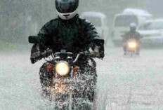 Musim Hujan, Ini Tips Aman Mengendarai Motor Agar Tidak Masuk Angin