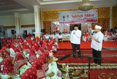 Ribuan Jemaah Padati Tablig Akbar Merah Putih, Gubernur Bagikan Umrah   Gratis dan Janjikan Dakwah Rutin