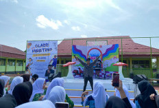 Ratusan Siswa SMAN 3 Kota Bengkulu Seru-seruan di Event Hola Hoop Top dengan Penampilan Choki Band Cholestrol