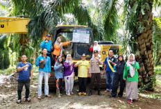Tingkatkan Kesejahteraan Petani,   Desa Penantian Bangun Jalan