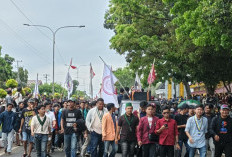 BREAKING NEWS: Ribuan Mahasiswa di Bengkulu Kembali Demo di Depan DPRD Provinsi, Ini Tuntutannya