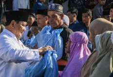  Lebaran Penuh Kebersamaan, Prabowo Subianto Salat Ied dan Halal Bihalal di Aceh Tamiang
