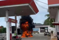 Motor Terbakar di SPBU D1 Ketahun, Damkar Bengkulu Utara Bergerak Cepat Padamkan Api, Ini Pemicunya