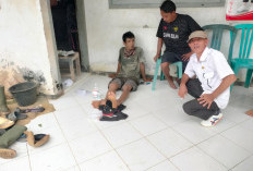 Lagi Nyadap Karet, Maradona Diserang Beruang