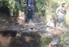 Warga Keluhkan Air Sungai Pering, Diduga Tercemar Limbah Tambak Udang 