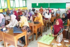 Keluarga dan Orang Tua Adalah   Pondasi Pendidikan Anak