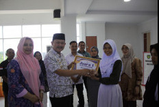Literasi Tumbuh di Kalangan Pelajar, Wabup Apresiasi Lomba Resensi Buku Perpusda, Ini Juaranya