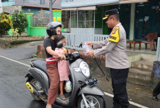 Polres Ini Berbagi Takjil Gratis di Sini