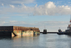 Alur Pulau Baai Sudah Normal, Kapal Tongkang Kembali Sandar di Pelabuhan 