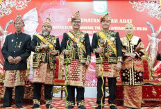 Terima Gelar Adat Panglima Raja, Panglima Kopassus Siap Junjung Tinggi Nama Baik Bengkulu