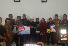 Harapan Baru Masyarakat Enggano: Gubernur Helmi Salurkan Bantuan, Janjikan Banyak Pembangunan